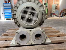 Single Stage Side Channel Blower 3-phase 5.5KW Pressure 300 mbar AirFlow 9 M3/min - picture0' - Click to enlarge