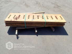 PALLET COMPRISING OF SCAPER EDGES (UNUSED) - picture0' - Click to enlarge