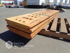 PALLET COMPRISING OF SCAPER EDGES (UNUSED) - picture2' - Click to enlarge