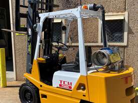 Cheap 2.5 ton Forklift  - picture1' - Click to enlarge