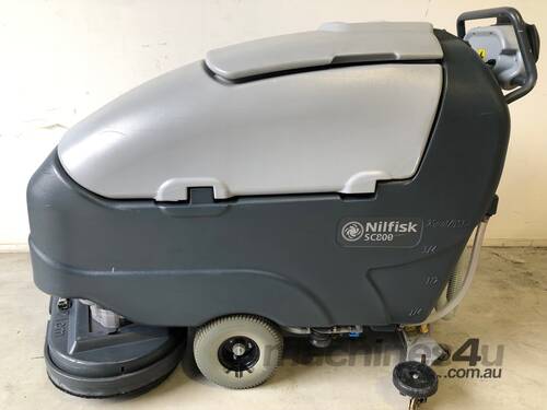 Nilfisk SC800 floor scrubber/dryer 