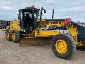 Komatsu GD555-5 - picture0' - Click to enlarge