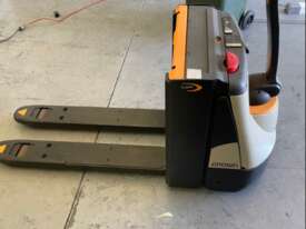 Electric Pallet Jack and Fork lift in 1 - picture0' - Click to enlarge