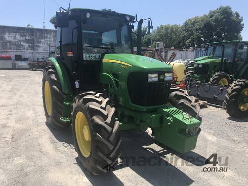 John Deere 5093E Cab