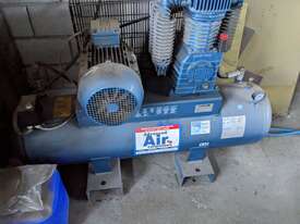 Pilot Air Compressor - picture0' - Click to enlarge