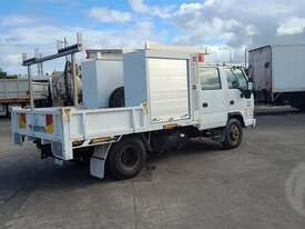 Isuzu NPR300 - picture1' - Click to enlarge