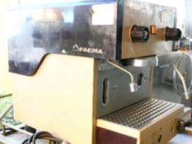 IFM  SHC00138 Used Coffee Machine - picture0' - Click to enlarge