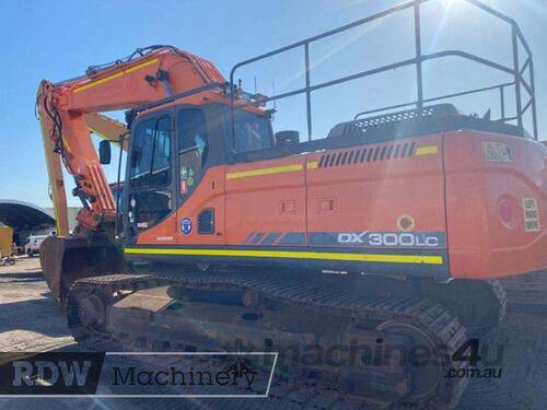 Doosan DX300LC Excavator 