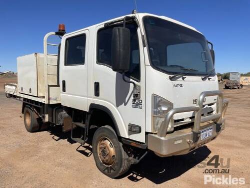 2014 Isuzu NPS300 Crew Cab Table Top