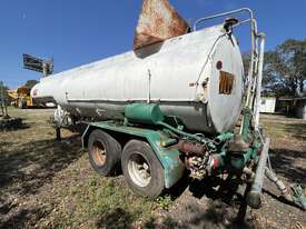 Tandem Water Tanker - picture0' - Click to enlarge