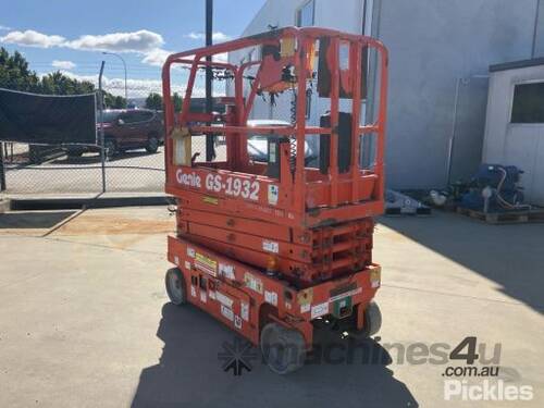 2012 Genie GS1932 Scissor Lift (Electric)