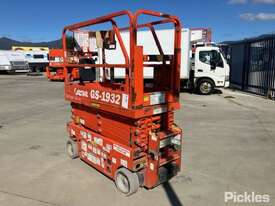 2012 Genie GS1932 Scissor Lift (Electric) - picture2' - Click to enlarge