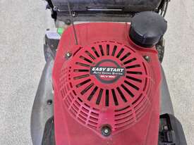 Honda Self propelled mower - picture0' - Click to enlarge