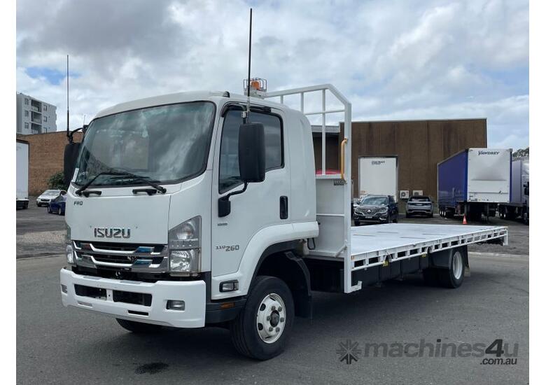 Buy Used 2019 Isuzu 2019 Isuzu FRD 110-260 Table Top Day Cab Trucks in ...