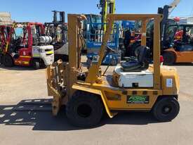 Toyota 2 Stage Forklift Truck - picture2' - Click to enlarge