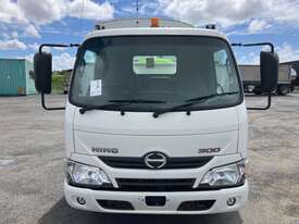 2018 Hino Dutro 300 Series 616 Water Cart - picture0' - Click to enlarge