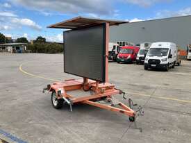 2016 Artcraft YT-VM320 Single Axle VMS Board - picture0' - Click to enlarge