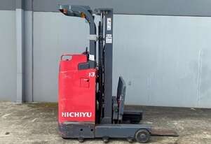 Narrow aisle stand on reach truck super small aisles