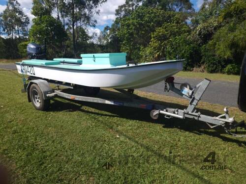 Homelite Fibreglass Boat & Trailer