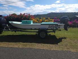 Homelite Fibreglass Boat & Trailer - picture2' - Click to enlarge