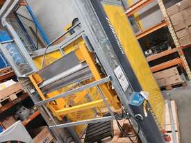 Simpro Hi Flo 1200 Bin Lifter - picture0' - Click to enlarge