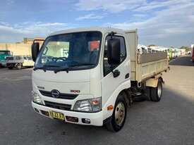 2014 Hino 300 series Tipper - picture1' - Click to enlarge