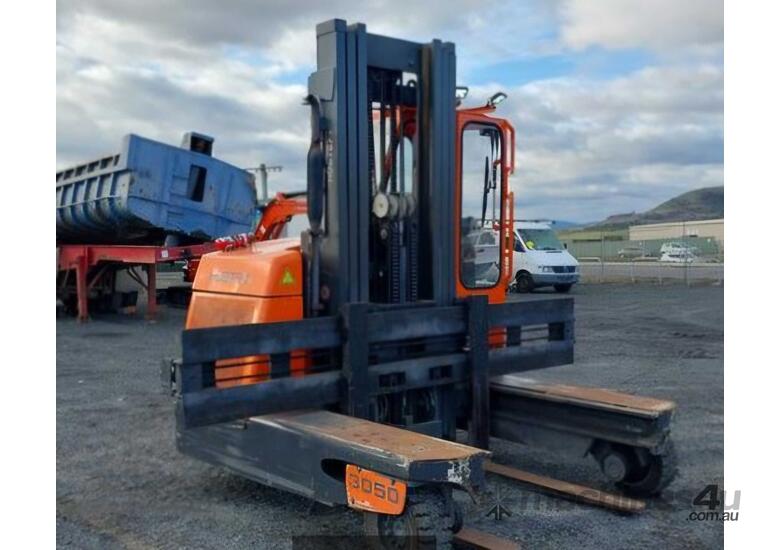 caption Hubtex All directional Forklift - Hire