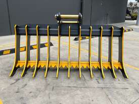 Heavy Duty Stick Rake: 2T - 4T - picture1' - Click to enlarge