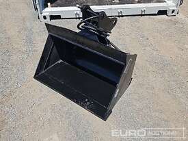 Unused GIYI Hydraulic Tiltiing Bucket to suit 5T Excavator  - picture0' - Click to enlarge