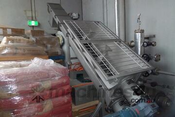 Screw conveyor SS 4.3m long 300mm Dia 3.3m to top on wheels NEW