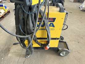 WIA Weldmatic 350 welder and W67 wire feeder - picture0' - Click to enlarge