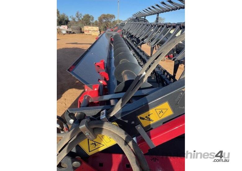 caption 2022 CASE IH 40' 4R40 4000 SERIES DRAPER FRONT