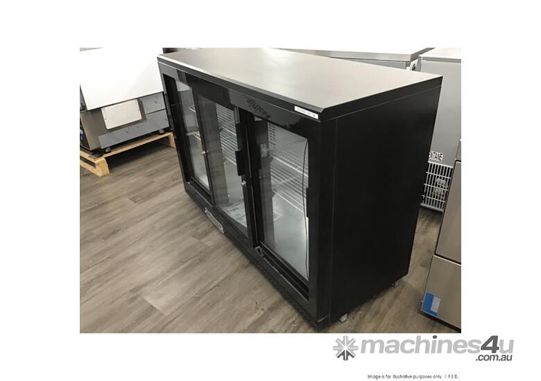 Three sliding door bar cooler - SC316SD