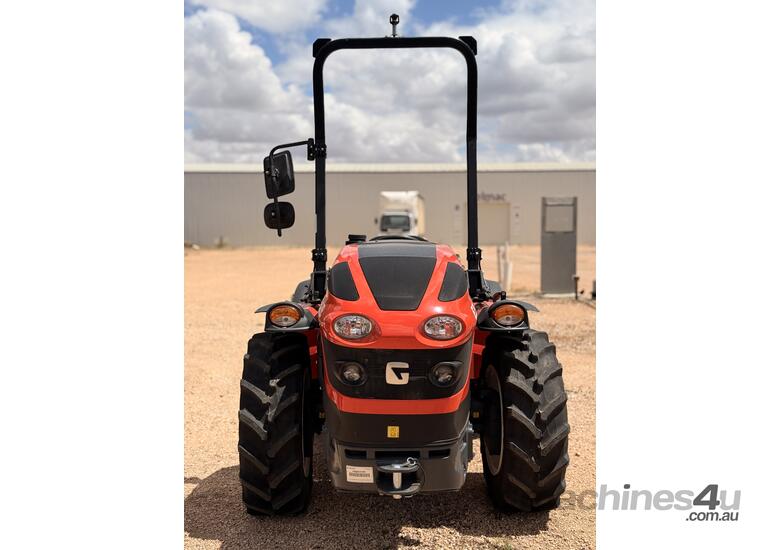 caption E Series Isodiametric Tractor - Up to 102 HP, 4-Cylinder Engine | Maximum Grip