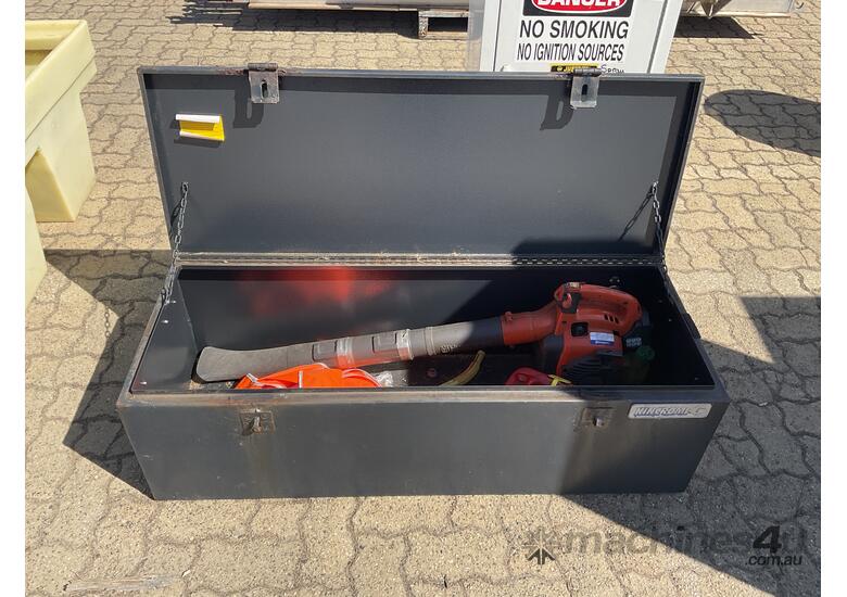 caption Tool Box with Blower