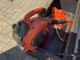 Tool Box with Blower - picture1' - Click to enlarge