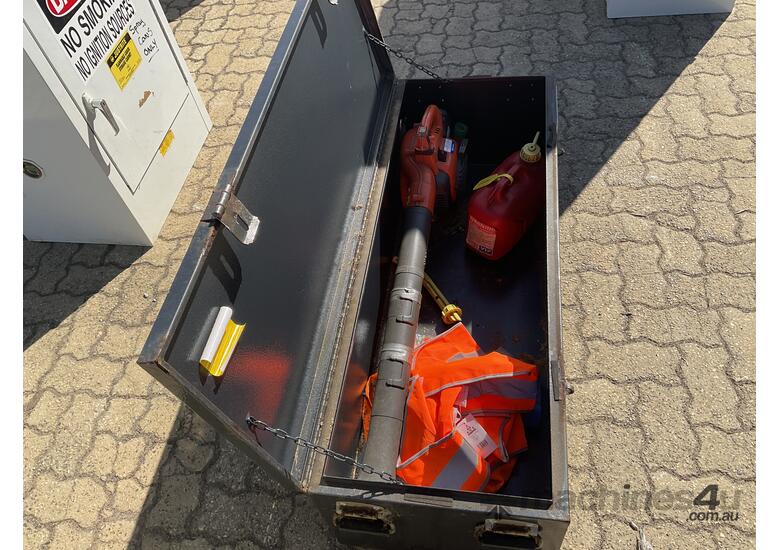 caption Tool Box with Blower