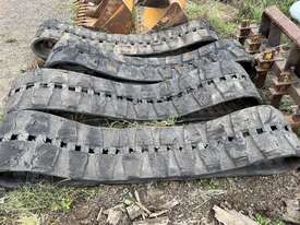 SPARE SKID STEER RUBBER TRACKS & 7T ALUMINIUM RAMP - picture0' - Click to enlarge