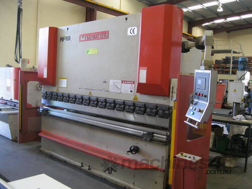 SHAW - PB-135B Hydraulic Pressbrake 135T x 3200mm with Guarding