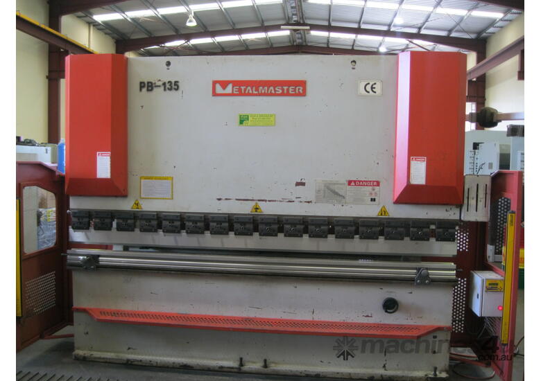 caption SHAW - PB-135B Hydraulic Pressbrake 135T x 3200mm with Guarding