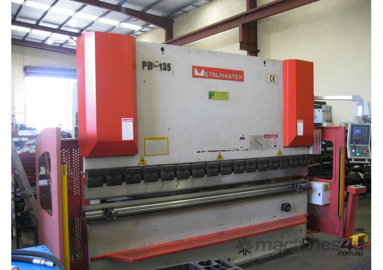 caption SHAW - PB-135B Hydraulic Pressbrake 135T x 3200mm with Guarding