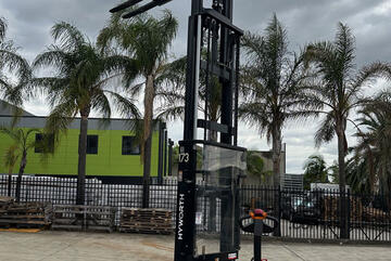 Hyworth 1.4T Walkie Reach Stacker 4.5m lift