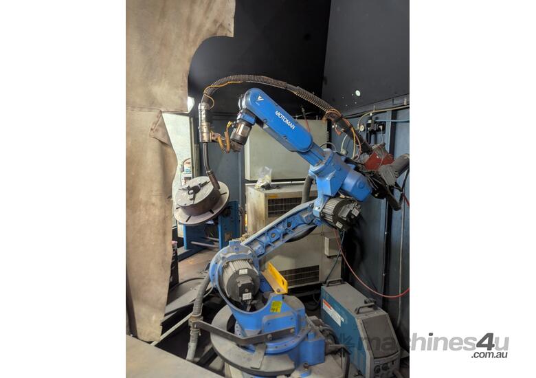 Yaskawa Motoman NX100 CNC Robotic Welding Cell- High-Performance, Fully Enclosed System!