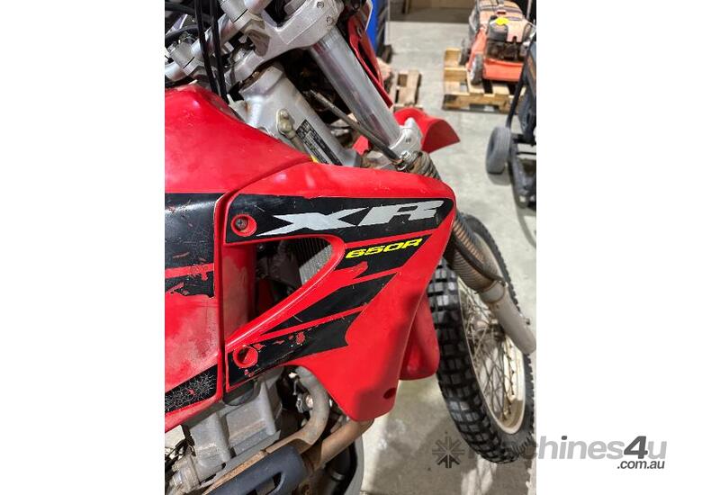 caption Honda XR 650R Motorbike
