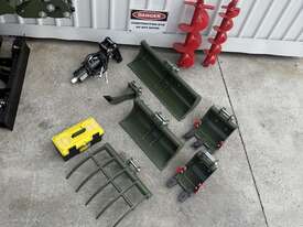 Mini Excavator 1.3 T HAIHONG CTX 8012 Pro Package Deal with 2 SPEED TRACKING! - picture0' - Click to enlarge