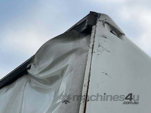 1996 Freighter ST3 Tri Axle Flat Top Curtainside Trailer