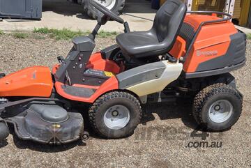 Husqvarna 2014   R 422 Ts AWD