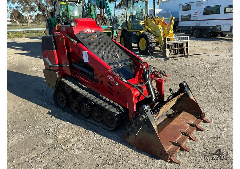caption 2021 King T35 Mini Loader (Rubber Tracked)