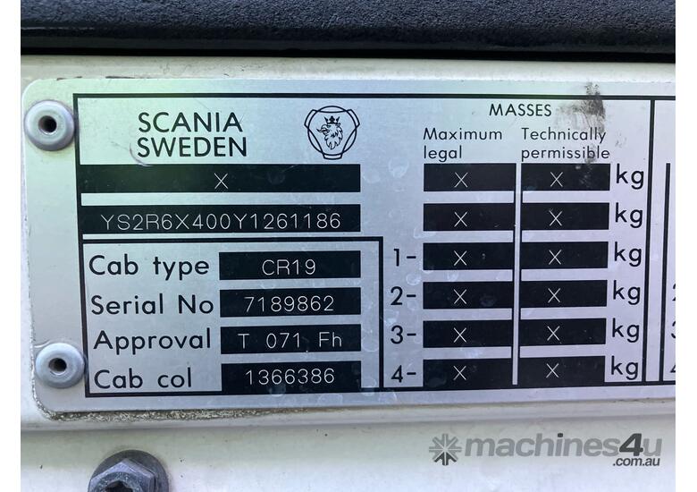 caption 2001 Scania 124G 420 6x4 Prime Mover