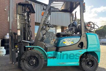 Sumitomo / Yale 2.5 Tonne container mast forklift